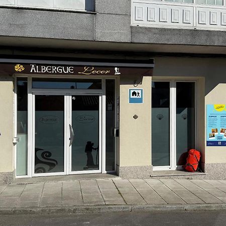Albergue Lecer Sobrado Porta Exterior foto